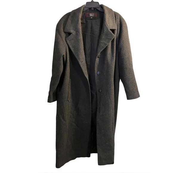 Stephanie Matthew’s Wool Longline Coat - Picture 4 of 12